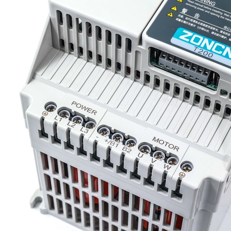 Low Voltage Inverter 5.5kw AC Frequency Inverter VFD Variable Frequency Drivers with EMC Filter for Motor Three Phase