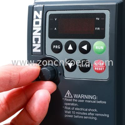 Przesyłka zmiennej częstotliwości 7,5kw 11kw Trójfazowy 380V Inwerter VFD
